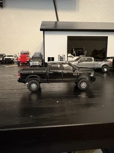 Greenlight 1/64 Custom Truck - Picture 1 of 6