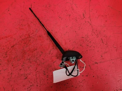 SUZUKI VITARA MK4 2025 ANTENNA/ AERIAL 3925368L11000 BASE 3925168L00000 ANTENNA - Image 1 of 4