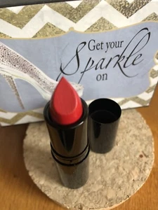 Trish McEvoy Veil Lippenstift hochpigmentiert lange Haltbarkeit - elegant rot - 0,12 Unzen Li - Bild 1 von 4