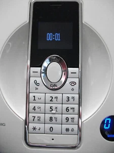 Grundig - Scenos A D - Telefon mit AB - weiß/silber - mit 3x Akku - gebraucht - Bild 1 von 10