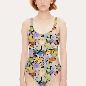 Traje de baño Stine Goya Angela aerógrafo nocturno estampado floral de una pieza grande $230 - Imagen 1 de 2