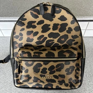 NEU! Coach Medium Charlie Rucksack mit Leopardenmuster Größe 10,75" x 12,5" x 4" - Bild 1 von 10