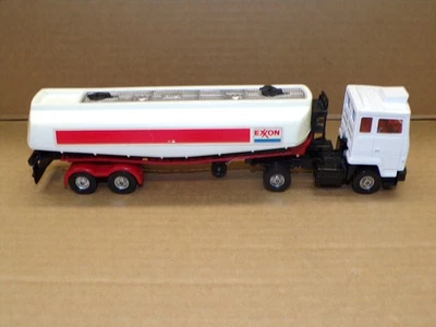 Vintage Corgi MAJOR No. 1158 FORD TILT CAB W/ EXXON PETROL TANKER TRAILER - N/M - Image 1 of 4