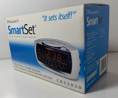Emerson Research CKS3030 SmartSet Dual Alarm Clock Radio Self Setting Clock - Image 1 of 4