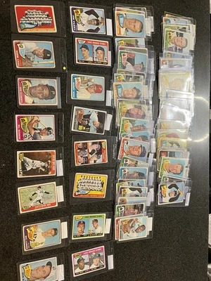 Juego parcial de béisbol Topps 1965 con estrellas miembros del Salón de la Fama Clemente, Mazeroski Foto 1 de 4