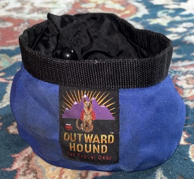 Alimentador de agua Outward Hound Port-A-Bowl comida de viaje para mascotas negro plegable de colección Foto 1 de 4