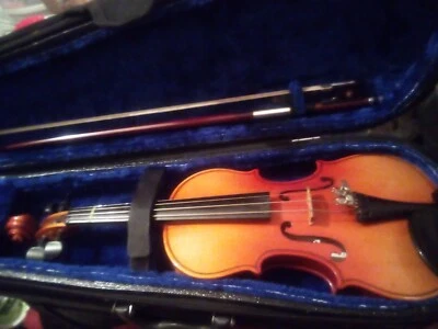 Anton Breton AB10 1/8 violin.Bow, case,rozen.In excellent condition.1996 - Image 1 of 4