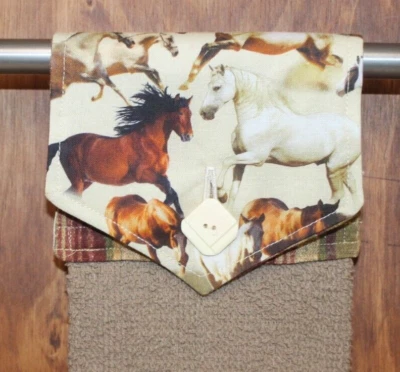 TOALLA DE MANO COLLAGE CABALLO MARRÓN Y TOSTADO HECHA A MANO COLGANTE COCINA TOALLA DE ALGODÓN TOSTADO Foto 1 de 4
