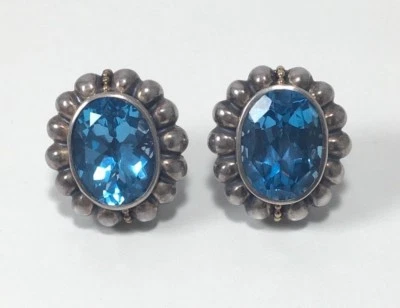 Pendientes de topacio azul caviar Lagos en plata de ley y oro amarillo de 18 k Foto 1 de 4