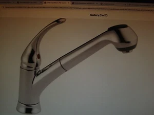 Delta Foundations B4310LF Pull-Out Sprayer Kitchen Faucet In Chrome- New in Box - Picture 1 of 1