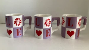 Vaisselle Anthropologie Love Checkered Ceramic Mugs Red Purple Hearts Set of 3 - Picture 1 of 16