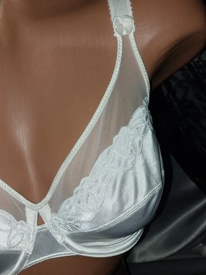 DE COLECCIÓN SATINADO segundas pieles tocador feria NIEVE BLANCO BRILLANTE SUJETADOR BRAGAS FAJA 34D Foto 1 de 4