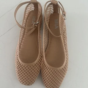MÍA Ballet Flats Fishnet Beige Nude shoes Size 6 New - Picture 1 of 4