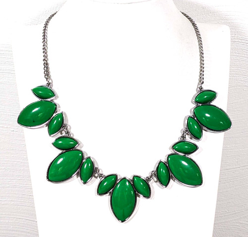 VETEMENTS Collana Charlie verde ovale cabochon dichiarazione costiera occidentale 20 in