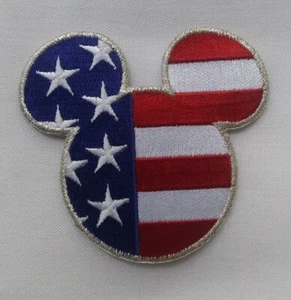 Disney Mickey Mouse Head amerikanische Flagge 3"" x 3"" Aufbügeln bestickter Aufnäher - Bild 1 von 6