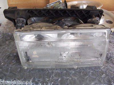  FARO DERECHO ELDORADO OEM USADO CADILLAC PIEZA ORIGINAL GM 2002 2001 2000 1999 Foto 1 de 4