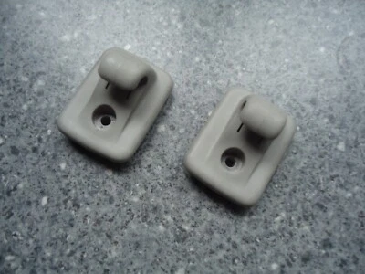 Par de clips parasol originales Peugeot 308 / 308 SW 2009-2016 PEUGEOT Foto 1 de 4