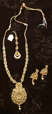 Beautiful 22K Gold Plated pakistani/Indian long necklace set Earrings and Teeka - Image 1 of 4