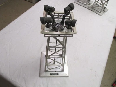Postwar Lionel O 027 395 Floodlight Tower Silver Nice Condition Works - Image 1 of 4