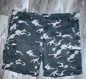 St. Johns Bay Cargo Shorts Camoflauge Mens Size 44 - Picture 1 of 4
