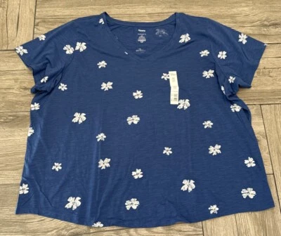 Camiseta azul con flores blancas Sonoma talla grande The Everyday manga corta cuello en V Foto 1 de 2