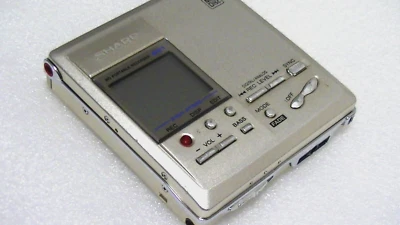 Restored VINTAGE SHARP MINIDISC WALKMAN PLAYER RECORDER MT-831,  Works very well - Image 1 of 2