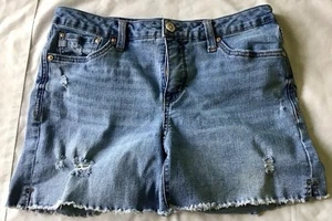 SEVEN 7 JEAN SHORTS WOMENS SIZE 6 DISTRESSED DENIM WEEKEND SHORTS STRETCH - Picture 1 of 2