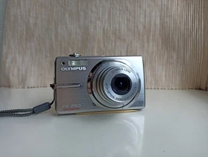 🔥Olympus FE-250 Silver 8.0MP digital compact camera🔥WORKing FULL Set🔥 - Picture 1 of 3