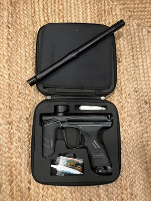 Dye DSR Black Paintball Marker with Case - Image 1 of 4