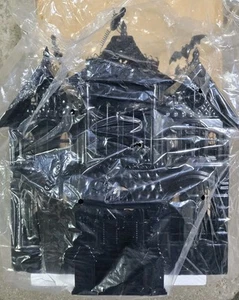 2012 Haunted House Mansion Yankee Candle Halloween Tealight Holder Metal New Box - Picture 1 of 6