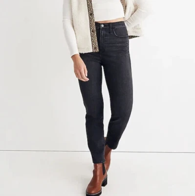 Pantalones de mezclilla negros rectos ajustados de tiro alto Madewell en lavado Richgrove talla 28 Foto 1 de 4