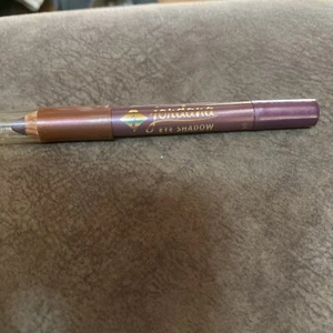 Jordana Eyeshadow Pencil Vivid Lillies . NOS - Picture 1 of 4