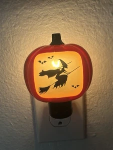 Vintage Rare Halloween Pumpkin Witch Bats Night Light Plastic - Picture 1 of 9