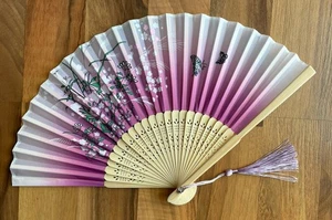 Ventilador de mano chino de bambú plegable borla púrpura rosa flor de cerezo mariposa 2 - Imagen 1 de 2