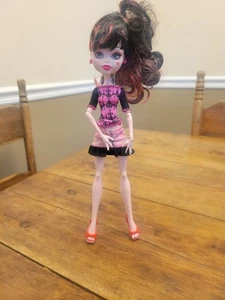 Monster High Scaris City of Frights Draculaura Fashion Doll – Mattel 2012 - Picture 1 of 5
