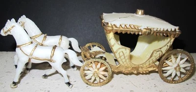 Carruaje Wilton Cenicienta y 2 caballos cuento de hadas boda adorno de pastel de colección Foto 1 de 4