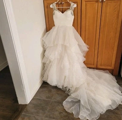 Vestido de novia de tul aline con volantes con cuentas Moonlight talla 6 calle nupcial 2 Foto 1 de 4