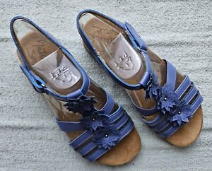 NWT Natural Soul Amore Sandals, Blue. Size 8M, Faux Leather