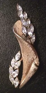 Large Coro Gold Tone Rhinestone Flower Pin 3-1/4" x 1-1/2" - Picture 1 of 5