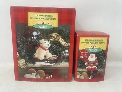 Juego de 2 perchas de medias Hallmark Navidad Nikki perro Santa Claus Pere Noel Foto 1 de 4