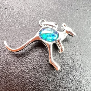 925 Sterling Silver Kangaroo With Triplet Opal Pendant Charm - Picture 1 of 8