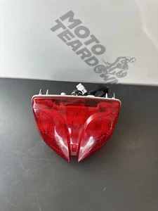 Fanale posteriore Suzuki GSXR 1000 2010 luce freno e staffa 2009-2016 33.787 miglia OEM - Foto 1 di 24