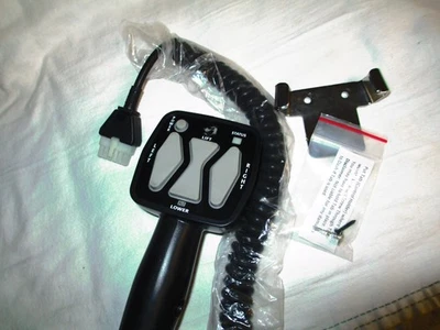 SNOWDOG PLOW REMOTE CONTROL #SD16161600 NEW - Image 1 of 4