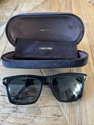 Tom Ford Buckley-02 Mens Sunglasses TF906 56V Black Frame w/New Case - Image 1 of 4