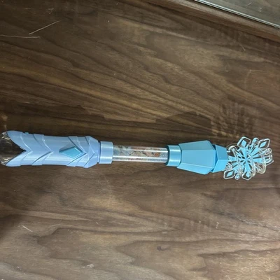 Disney Frozen Anna & Elsa Light Up Glow Spinner Wand Multicolored Lights Spins - Image 1 of 4