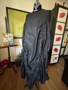 Favoloso abito nero art-to-wear N by Nancy - stile W8516 - taglia XXL - nuovo con etichette - Foto 1 di 12