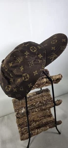 Sombrero/gorra ajustable para mujer Louis Vuitton. La firma Louis Vuitton... - Imagen 1 de 7