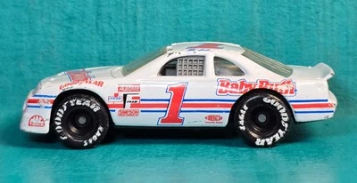 Matchbox Ford Thunderbird 1991 Diecast Car 1:66 Scale Baby Ruth Vehicle01 - Image 1 of 4