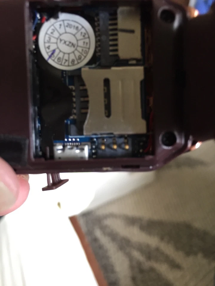  RW Reloj Inteligente Color Dorado con Banda Goma Marrón  Foto 1 de 4