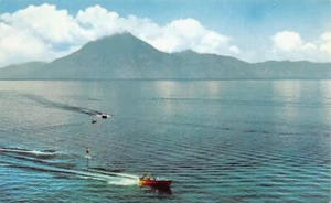 GUATEMALA - Blick auf den Atitlan-See - Vulkan San Pedro - Publ. B. Zadik und CIA - Bild 1 von 2